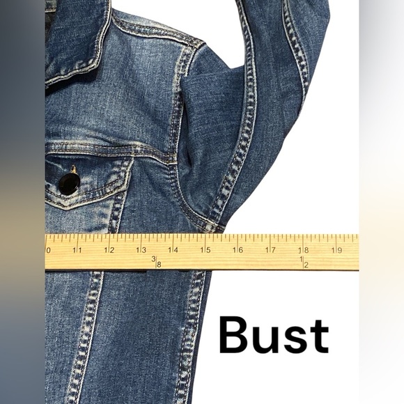 K•O•T•O•N jean jacket size 4
BIN C - Picture 4 of 8